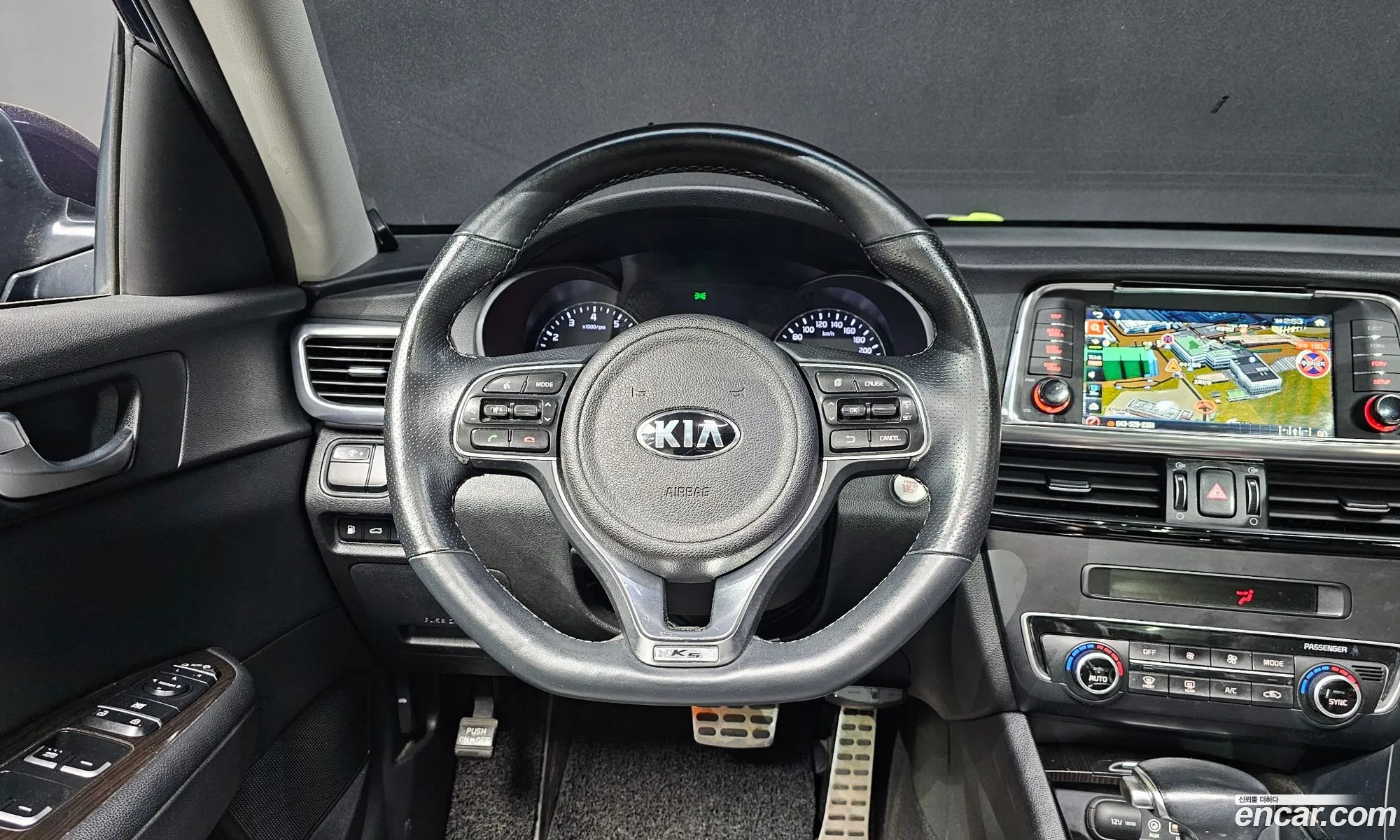 Kia K5 2016 KNAGX411BGA063362 — 8