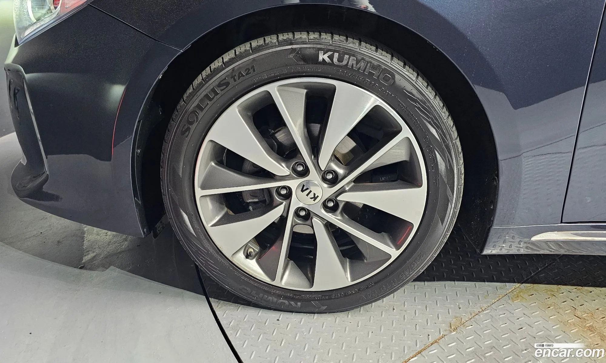 Kia K5 2016 KNAGX411BGA063362 — 18
