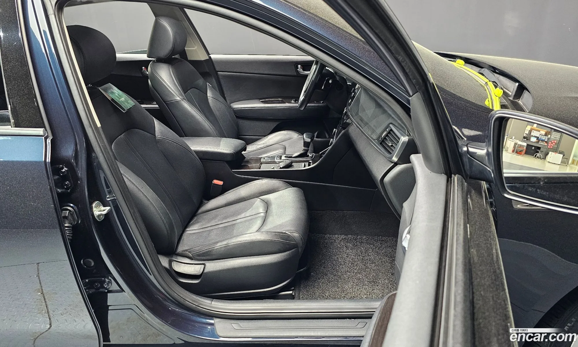 Kia K5 2016 KNAGX411BGA063362 — 16