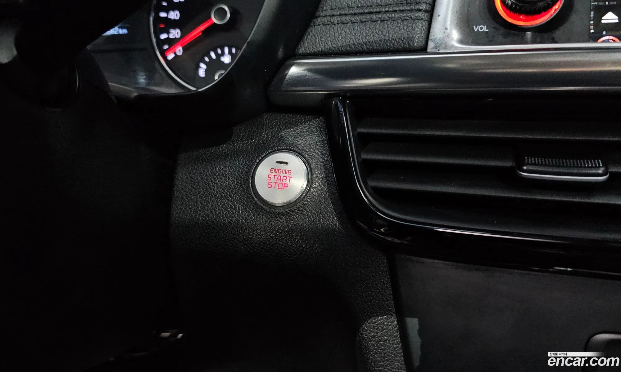 Kia K5 2016 KNAGX411BGA063362 — 12