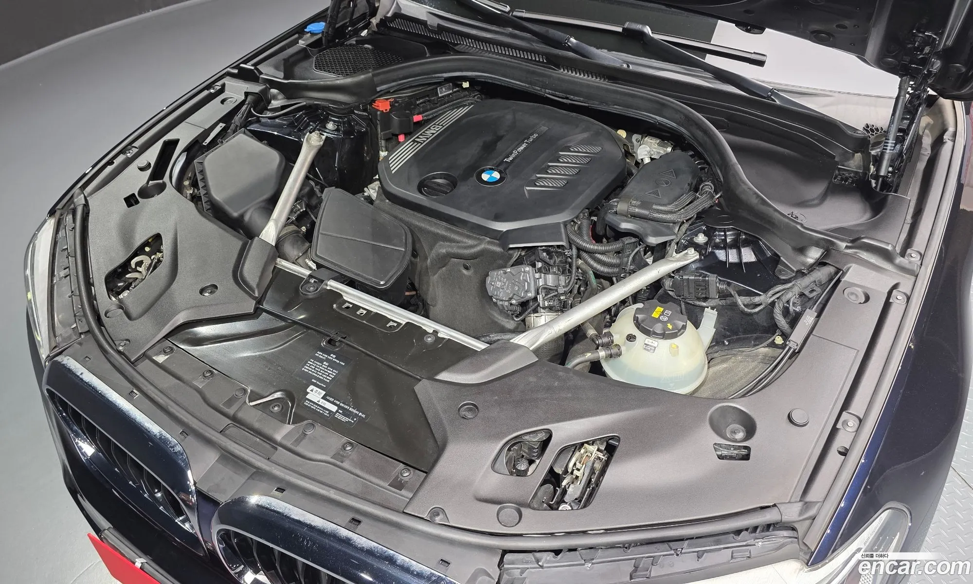 BMW 5 Series 2019 WBAJF5103KWW01821 — 27