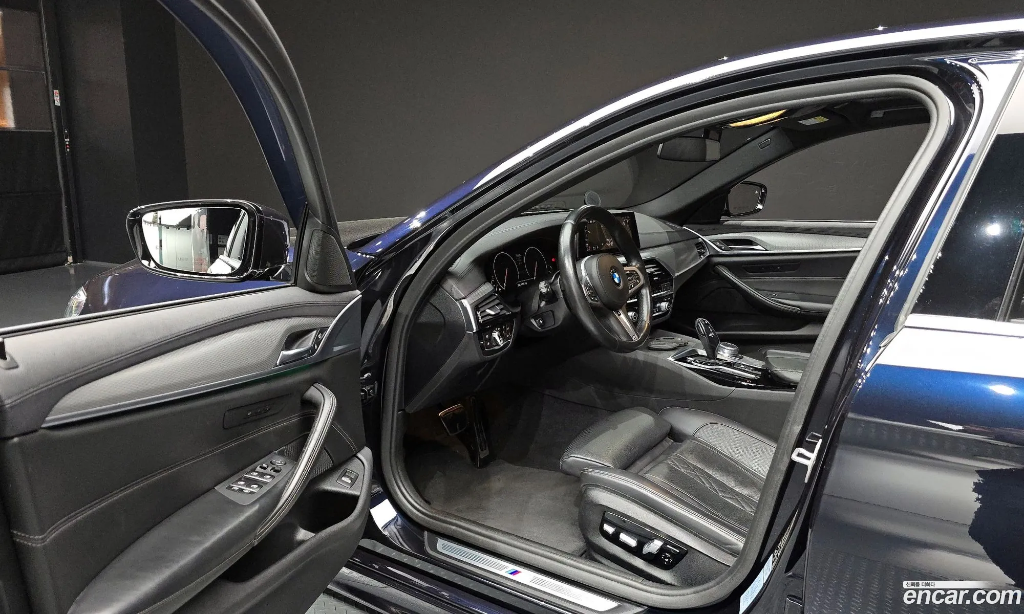 BMW 5 Series 2019 WBAJF5103KWW01821 — 5