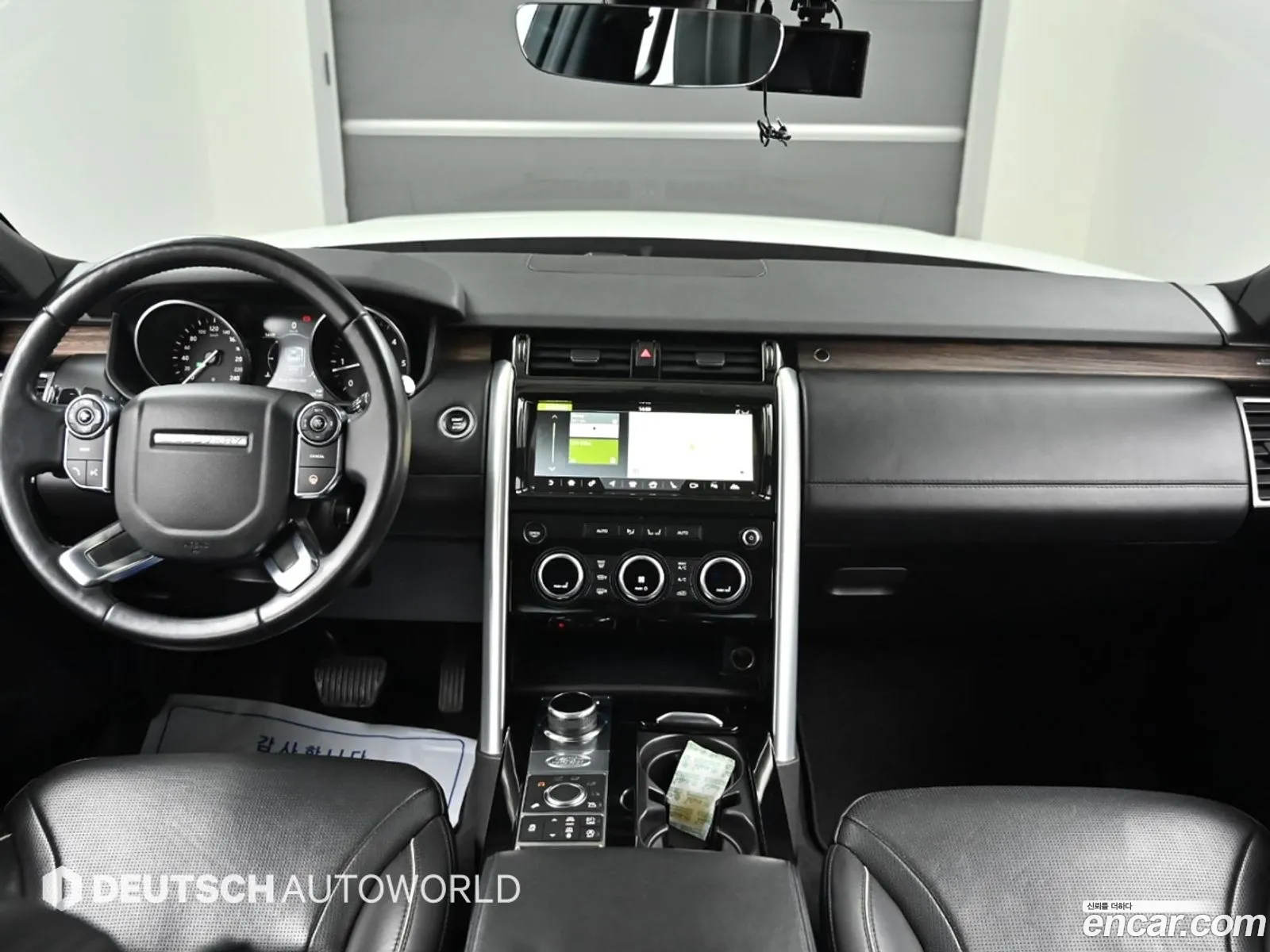 Land Rover Discovery 5 2017 — 16