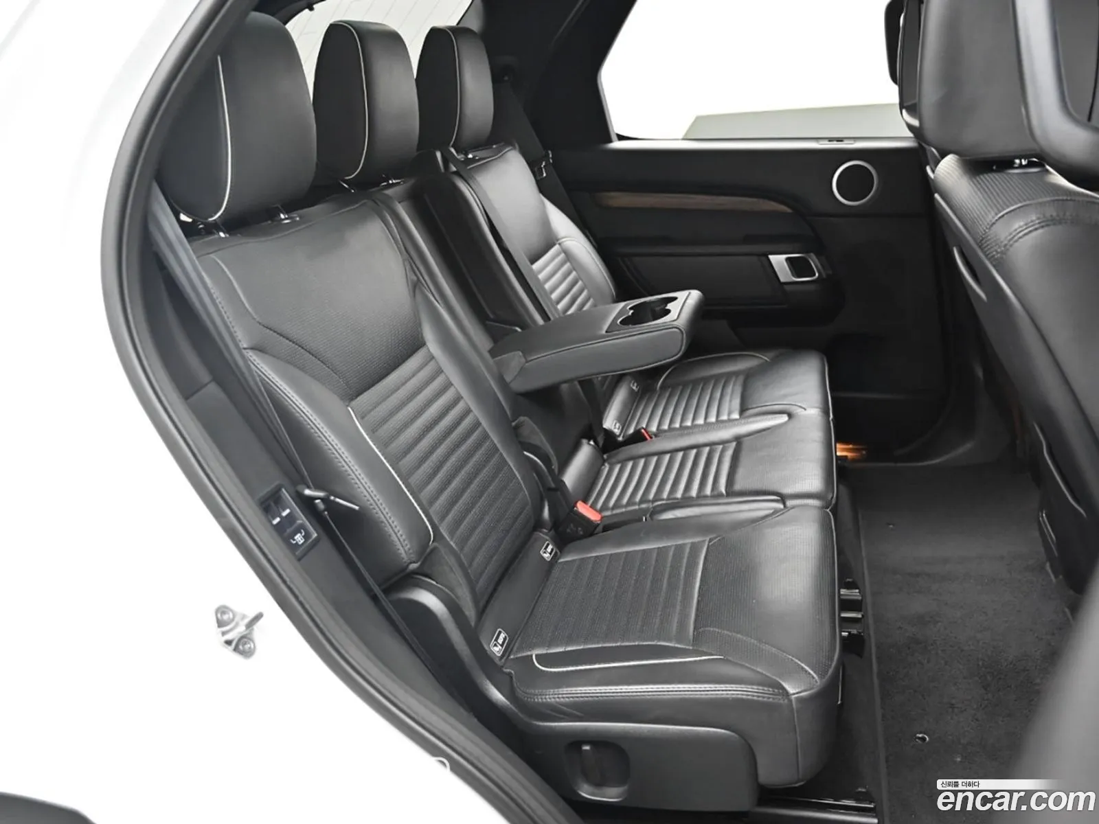 Land Rover Discovery 5 2017 — 12