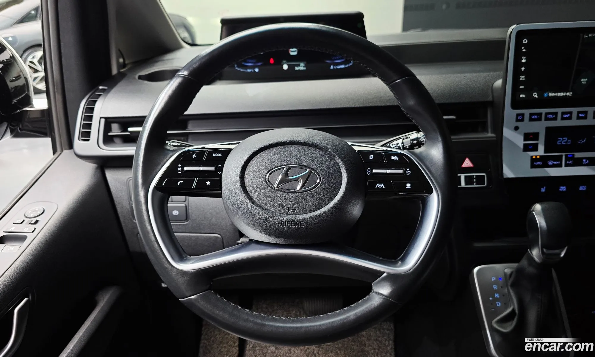 Hyundai Staria 2022 — 24