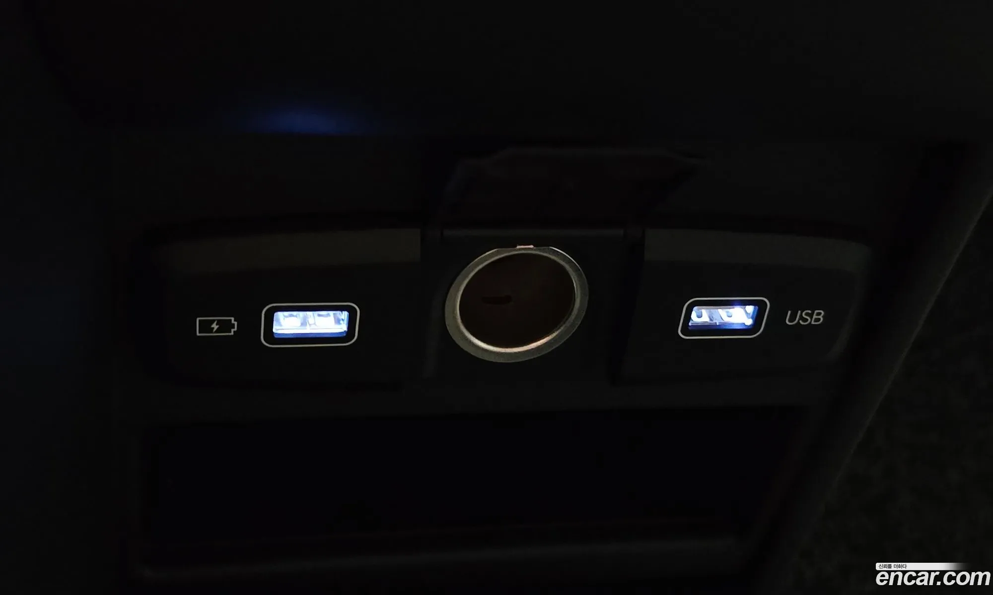 Hyundai Staria 2022 — 23