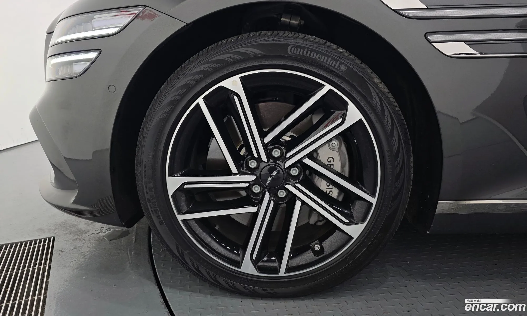Genesis G80 2024 — 2
