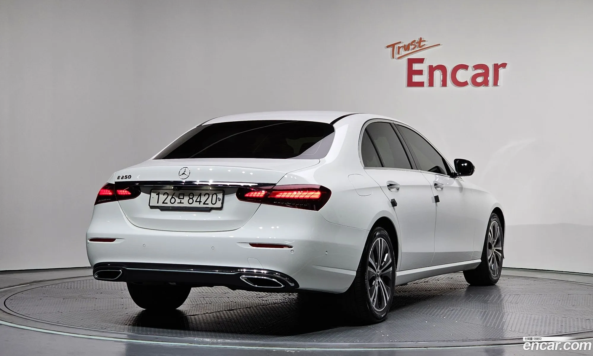 Mercedes-Benz E-Class W213 2021 — 14