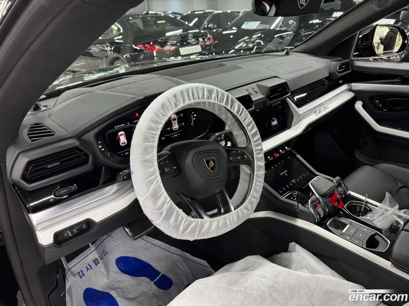 Lamborghini Urus 2025 — 16