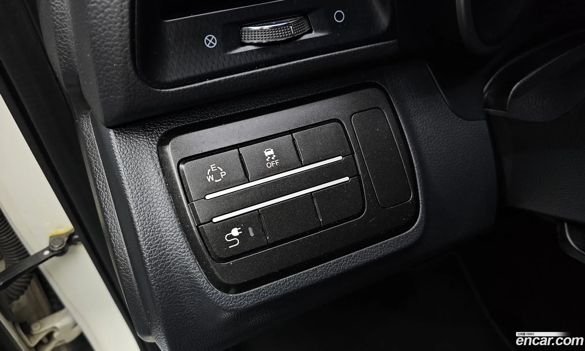 KG Mobility (SsangYong) Tivoli Air 2016 — 12