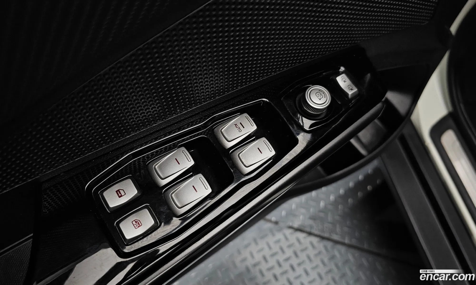 KG Mobility (SsangYong) Tivoli Air 2016 — 4