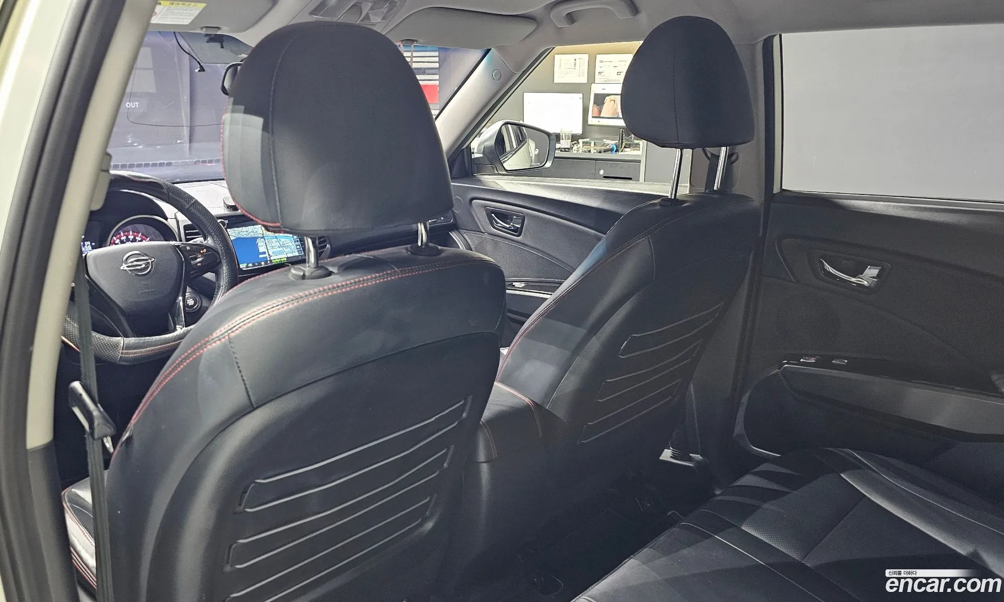 KG Mobility (SsangYong) Tivoli Air 2016 — 6