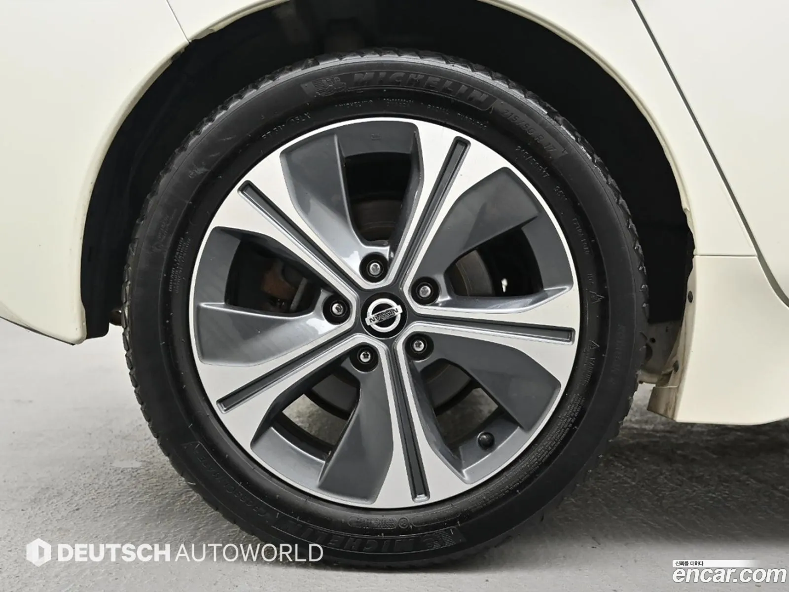 Nissan Leaf 2019 — 16