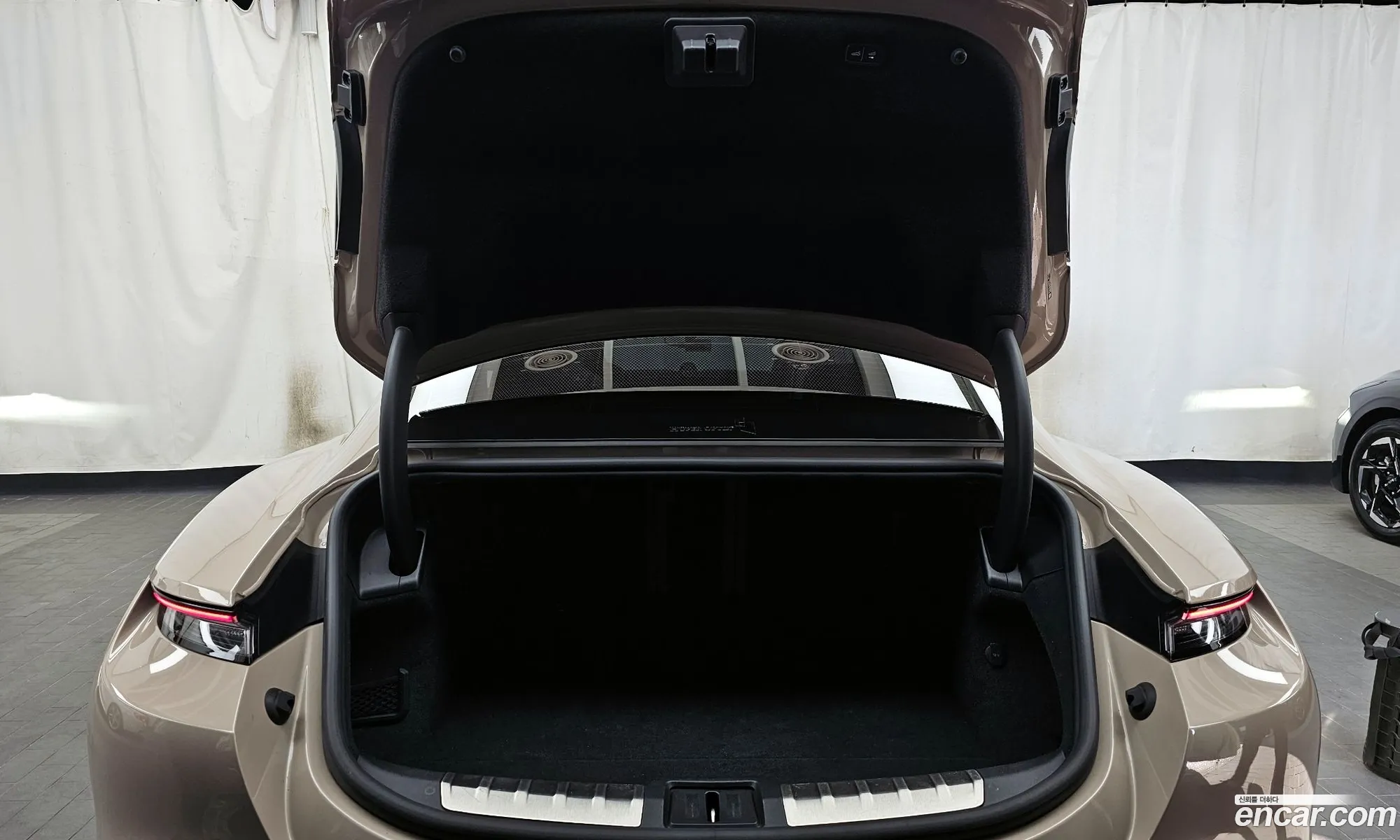 Porsche Taycan 2022 — 28