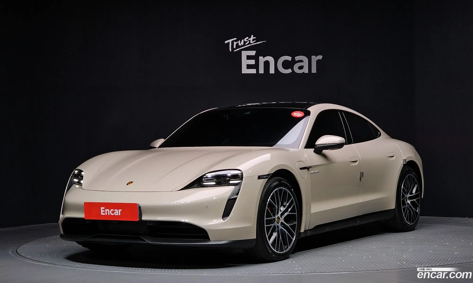 Porsche Taycan 2022 — 38
