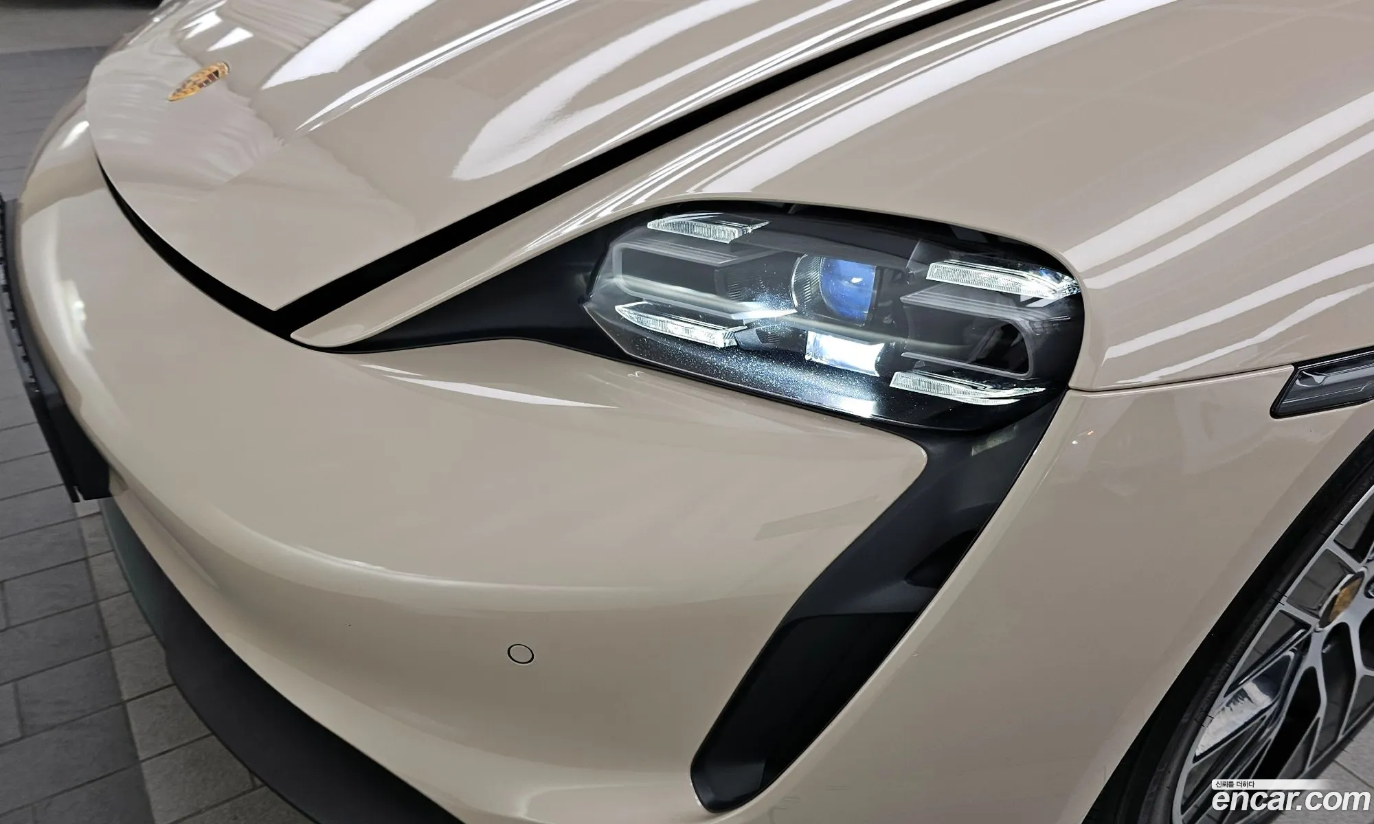 Porsche Taycan 2022 — 10