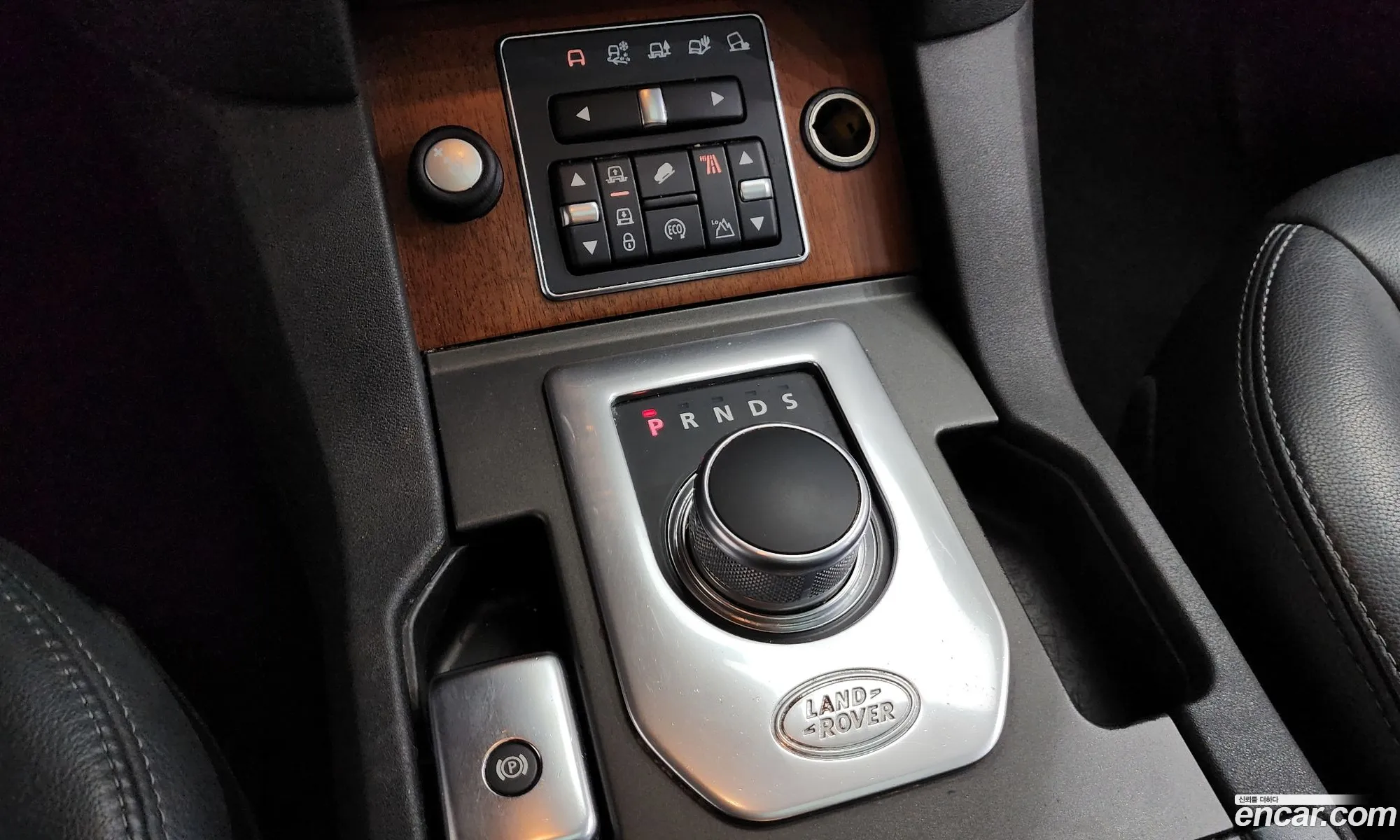 Land Rover Discovery 4 2015 SALLAAAG6FA774277 — 8