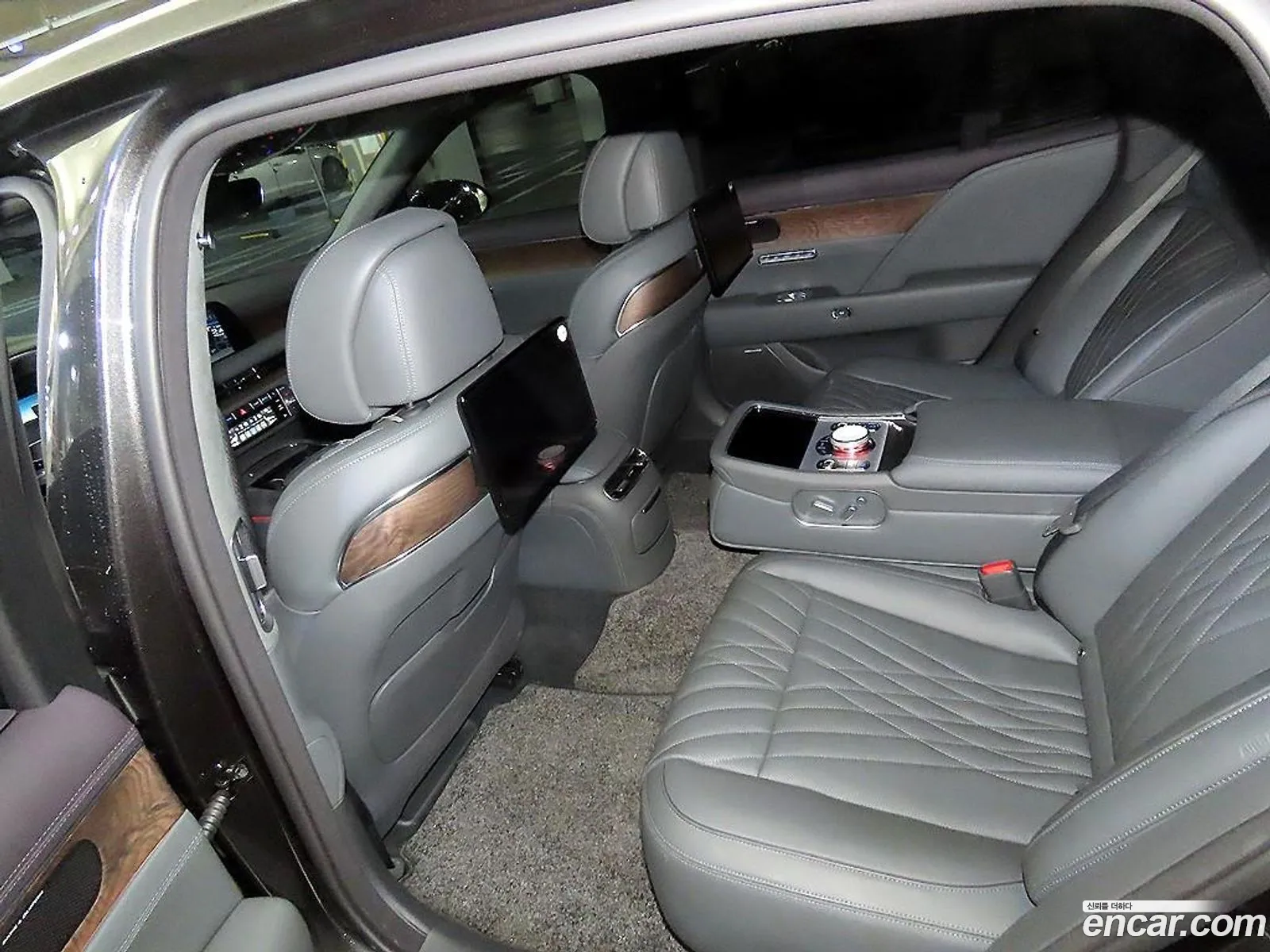 Genesis G90 2022 — 18