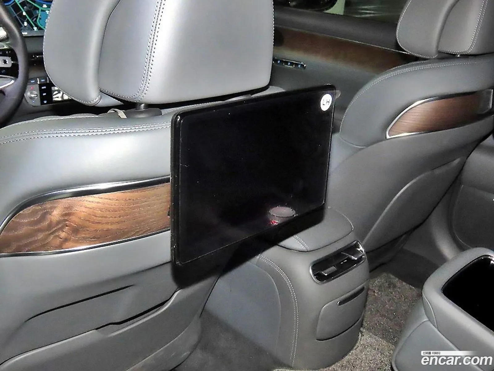 Genesis G90 2022 — 8