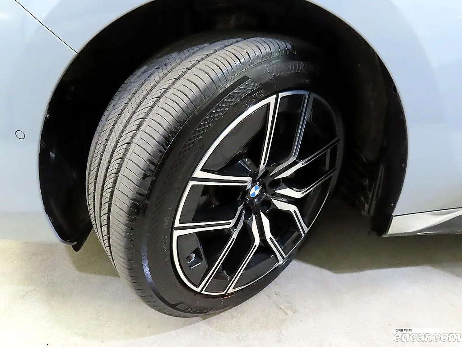 BMW i7 2023 — 13