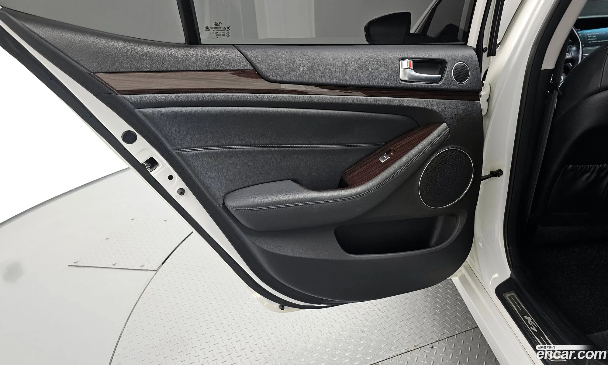 Kia K7 2014 — 32