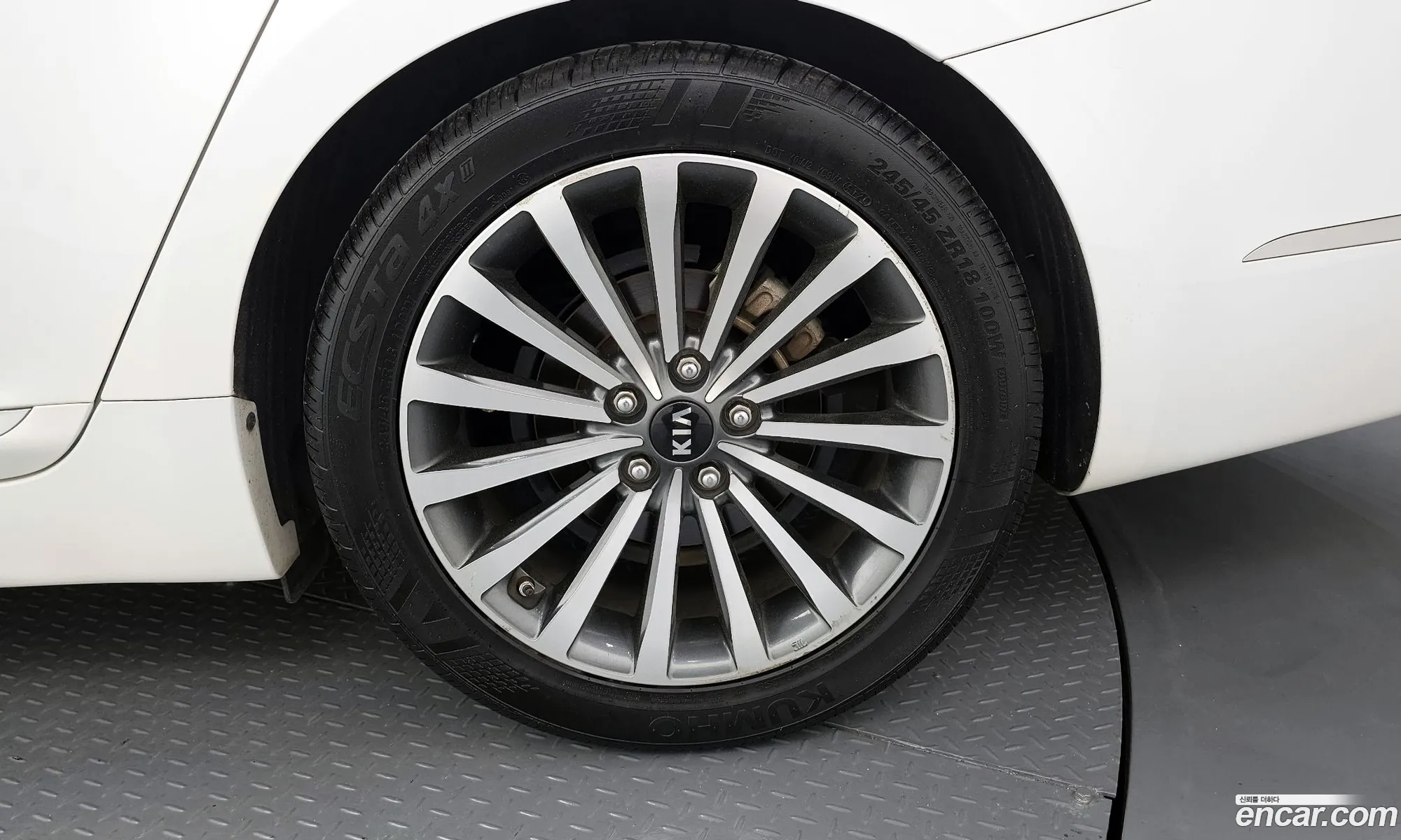 Kia K7 2014 — 16