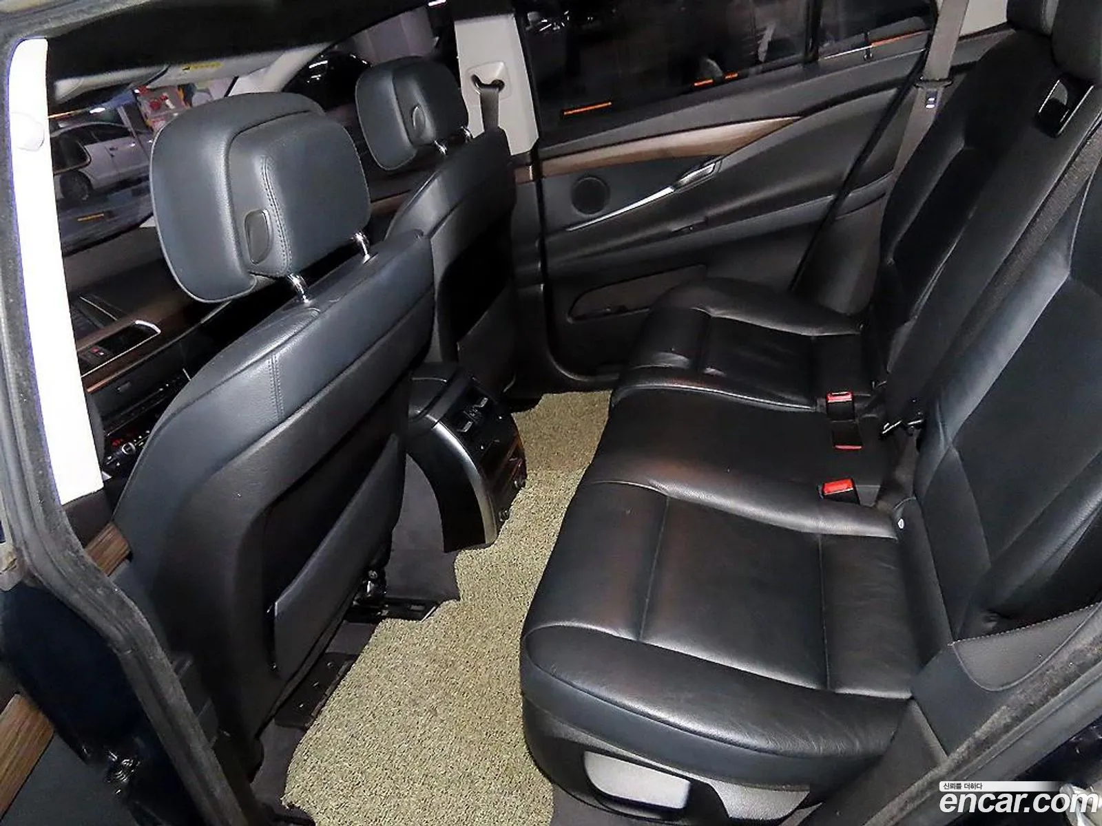 BMW 5 Series GT 2011 — 14