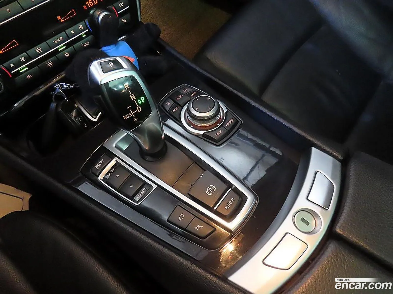 BMW 5 Series GT 2011 — 12