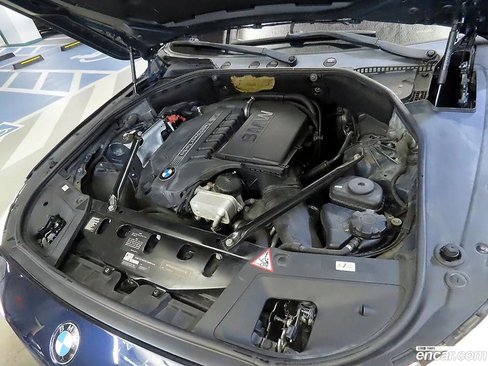 BMW 5 Series GT 2011 — 18