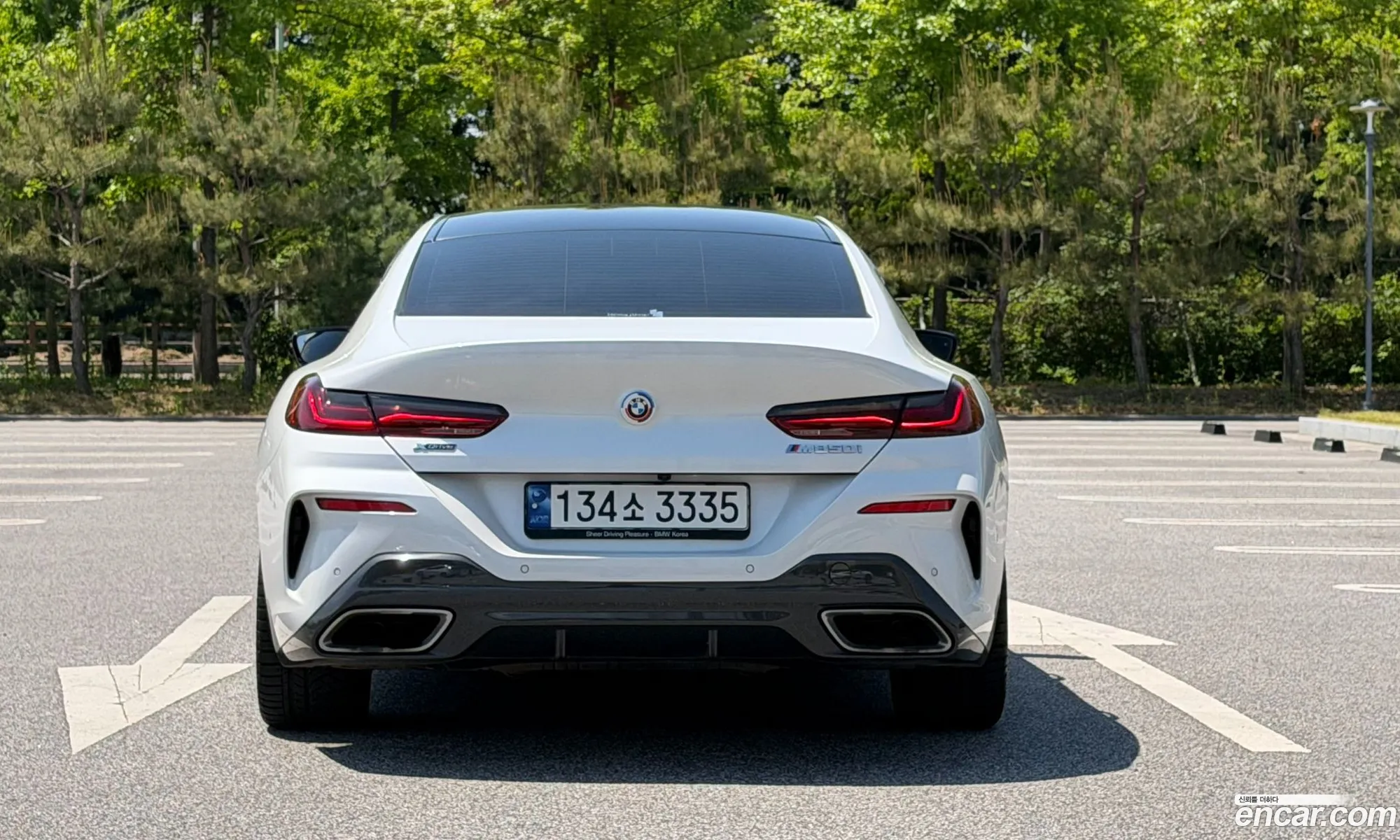 BMW 8 Series 2023 — 9