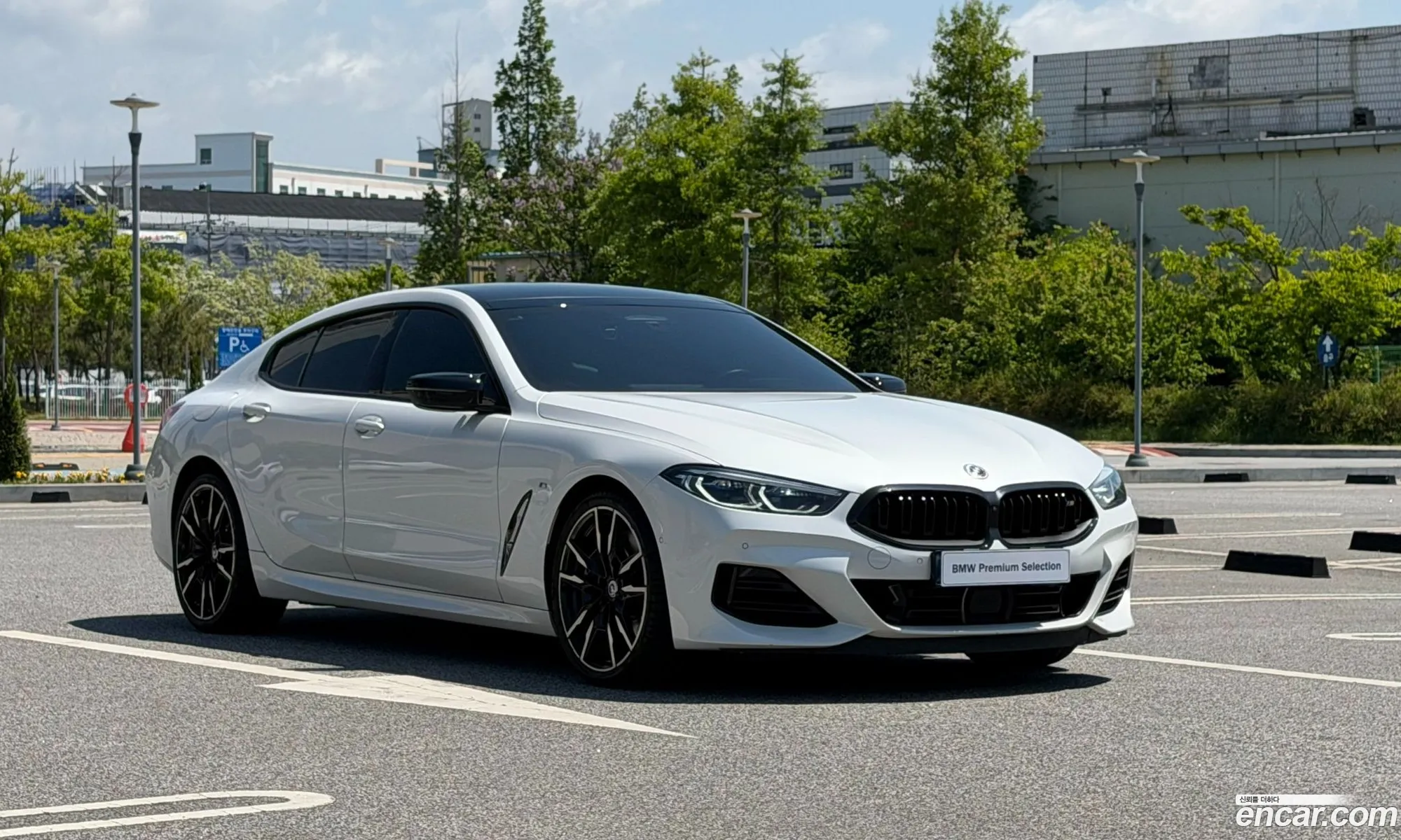 BMW 8 Series 2023 — 8