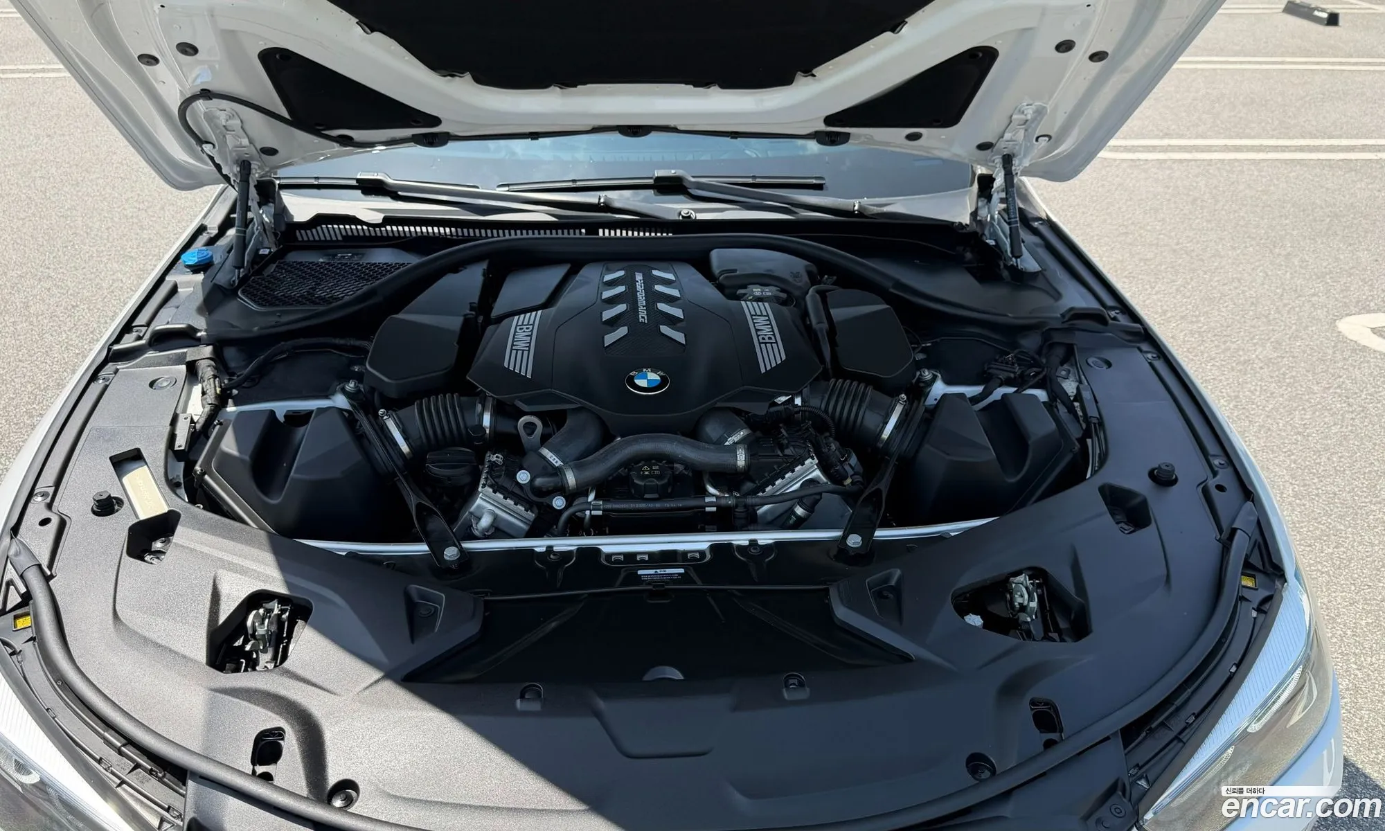 BMW 8 Series 2023 — 14