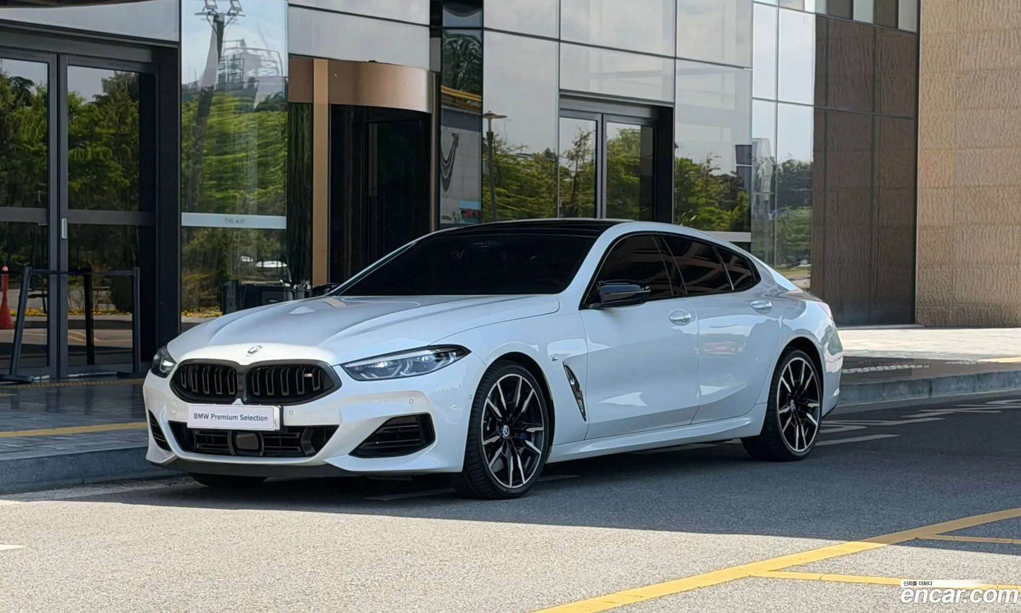 BMW 8 Series 2023 — 20