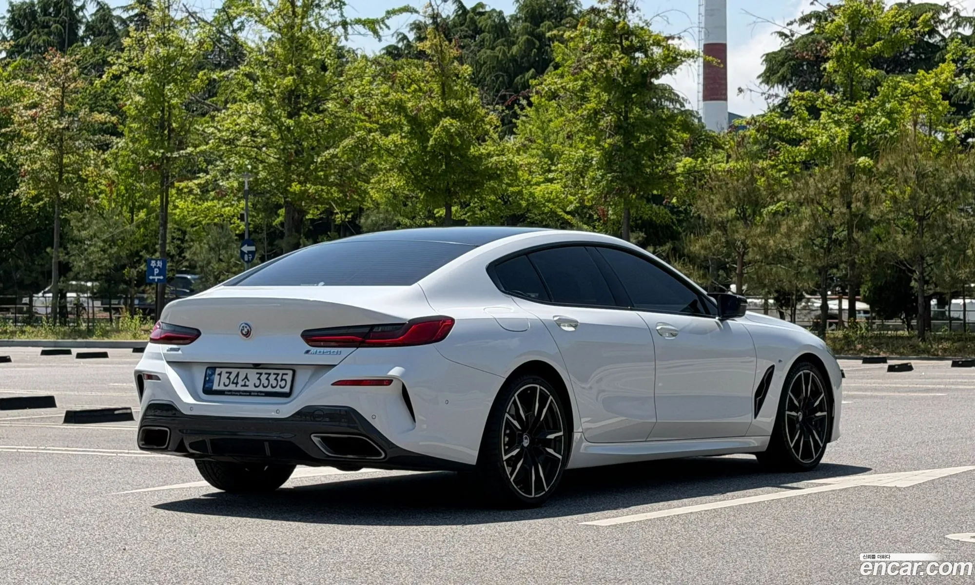 BMW 8 Series 2023 — 16