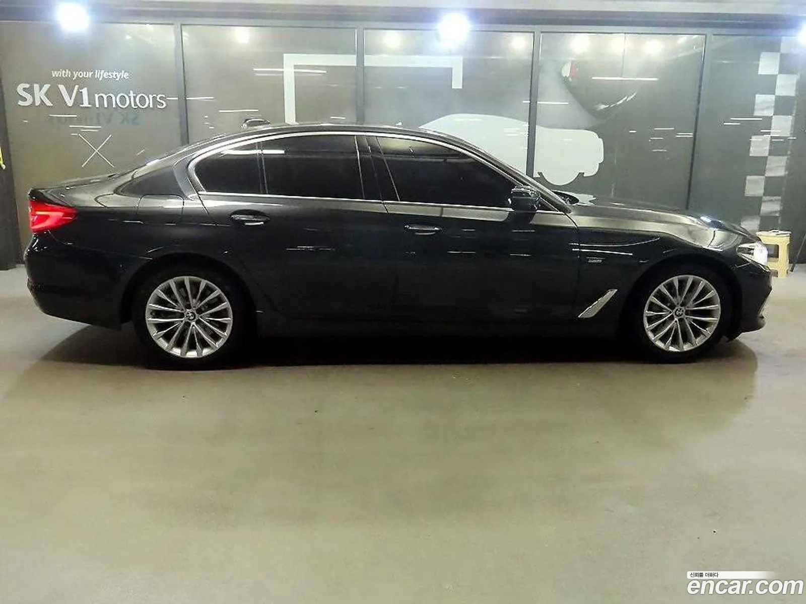 BMW 5 Series 2018 — 11