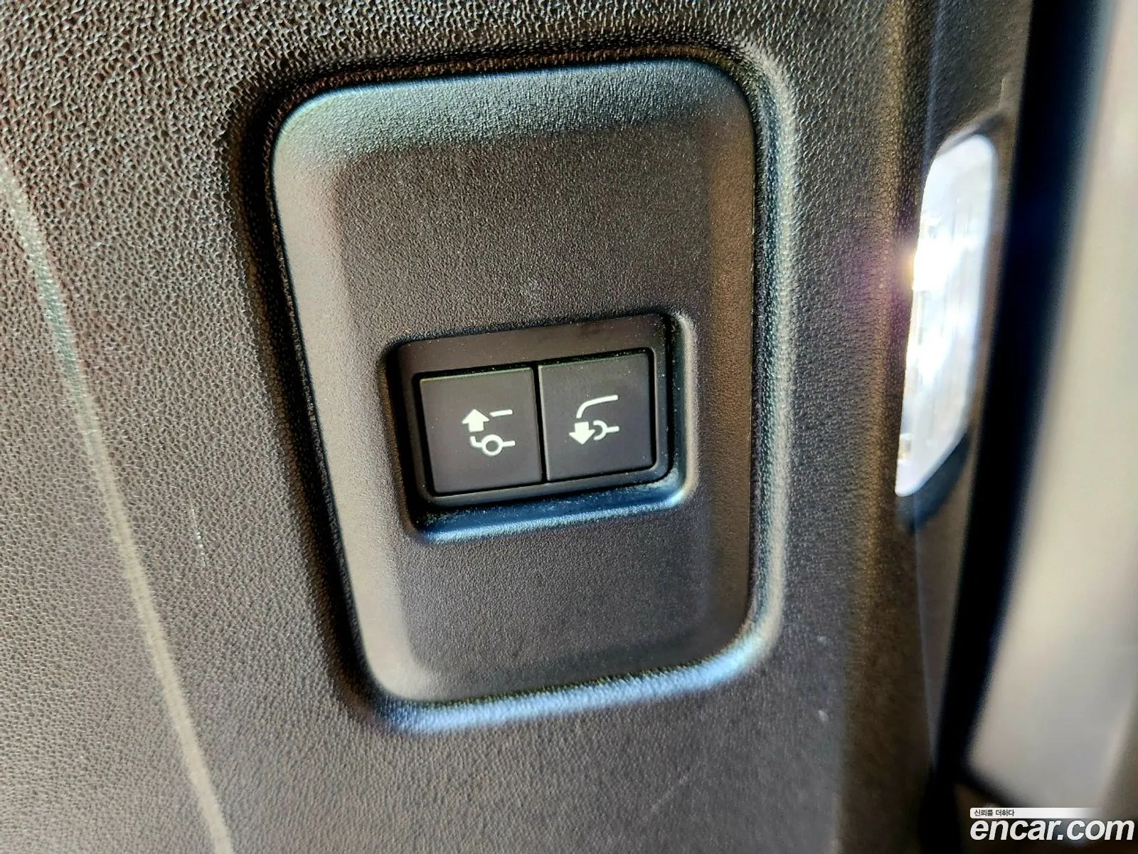 Land Rover Defender 2020 — 16