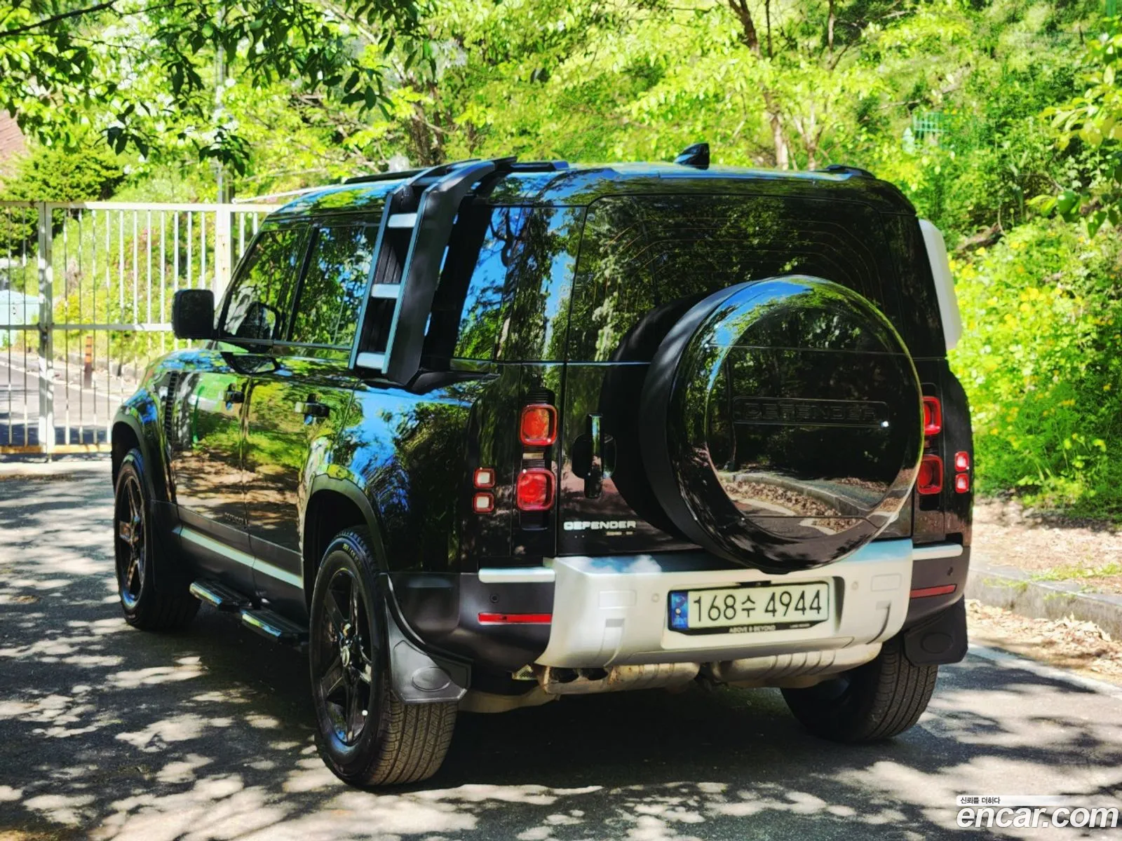 Land Rover Defender 2020 — 13