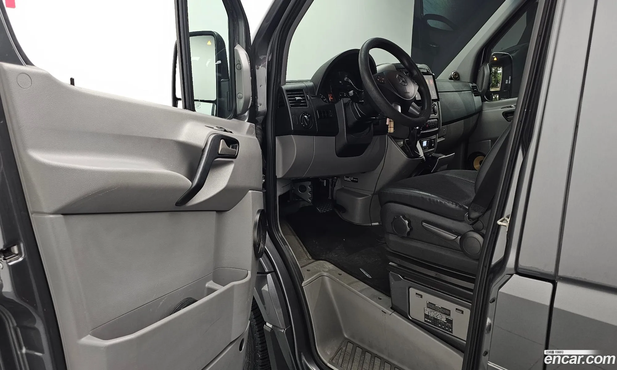 Mercedes-Benz Sprinter 2017 WDB906733HP378358 — 30