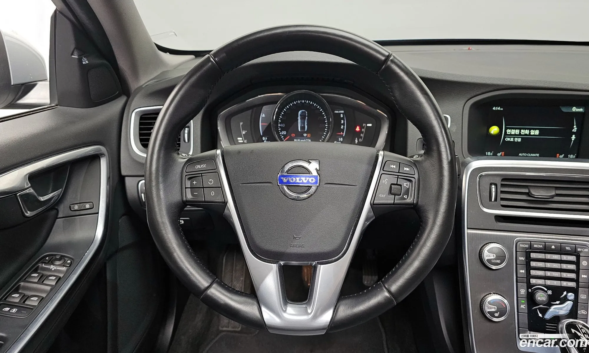 Volvo S60 2016 YV1FS79B0G2406089 — 12