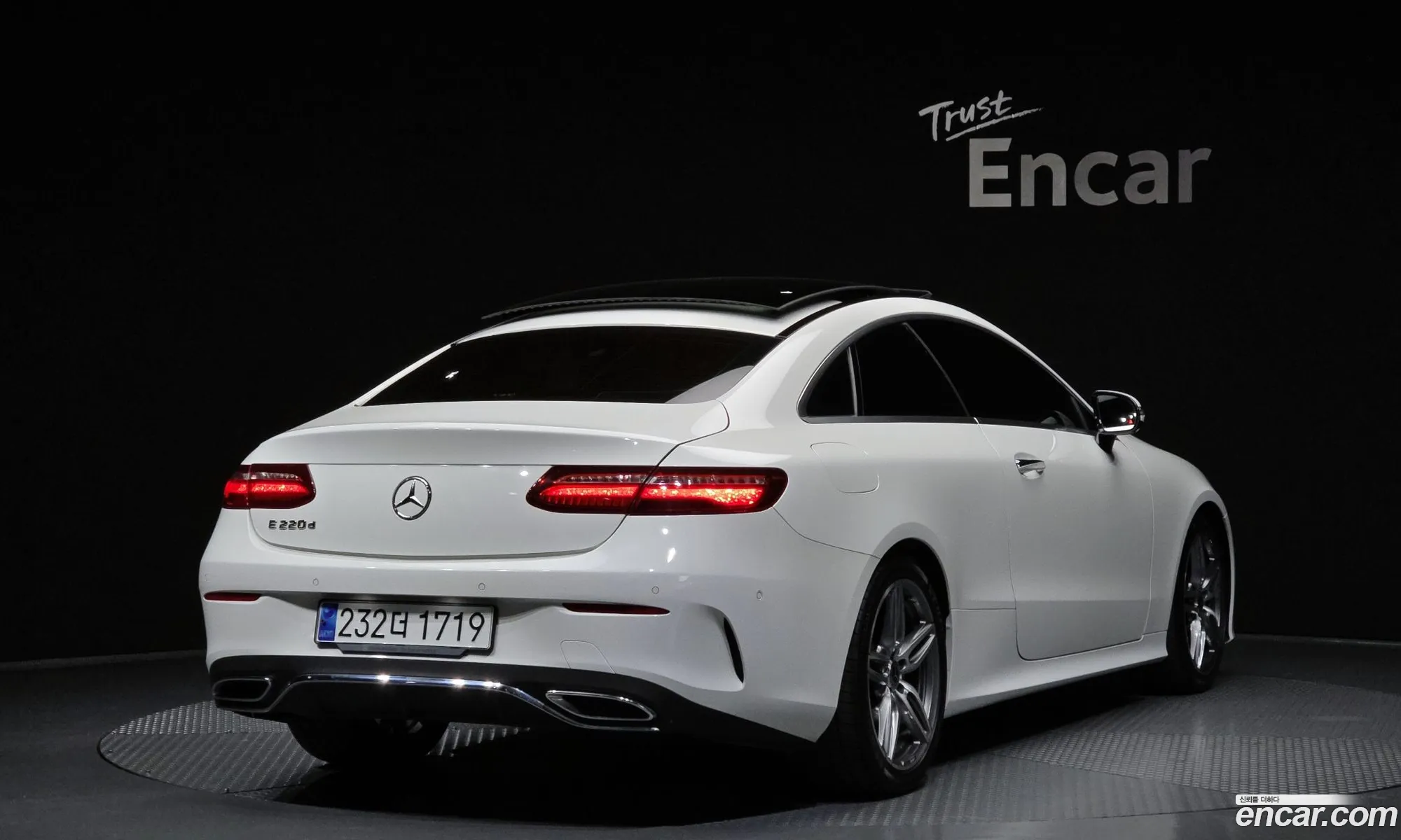 Mercedes-Benz E-Class W213 2018 WDD1J1EB5JF067876 — 17