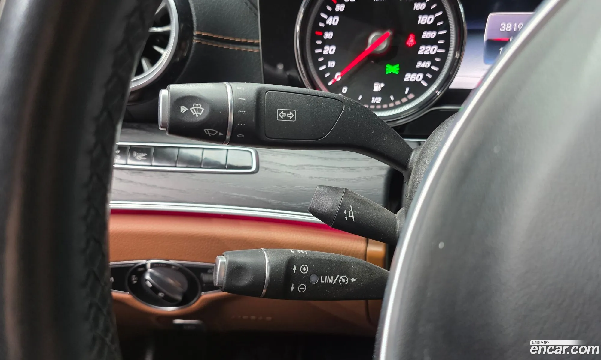 Mercedes-Benz E-Class W213 2018 WDD1J1EB5JF067876 — 4