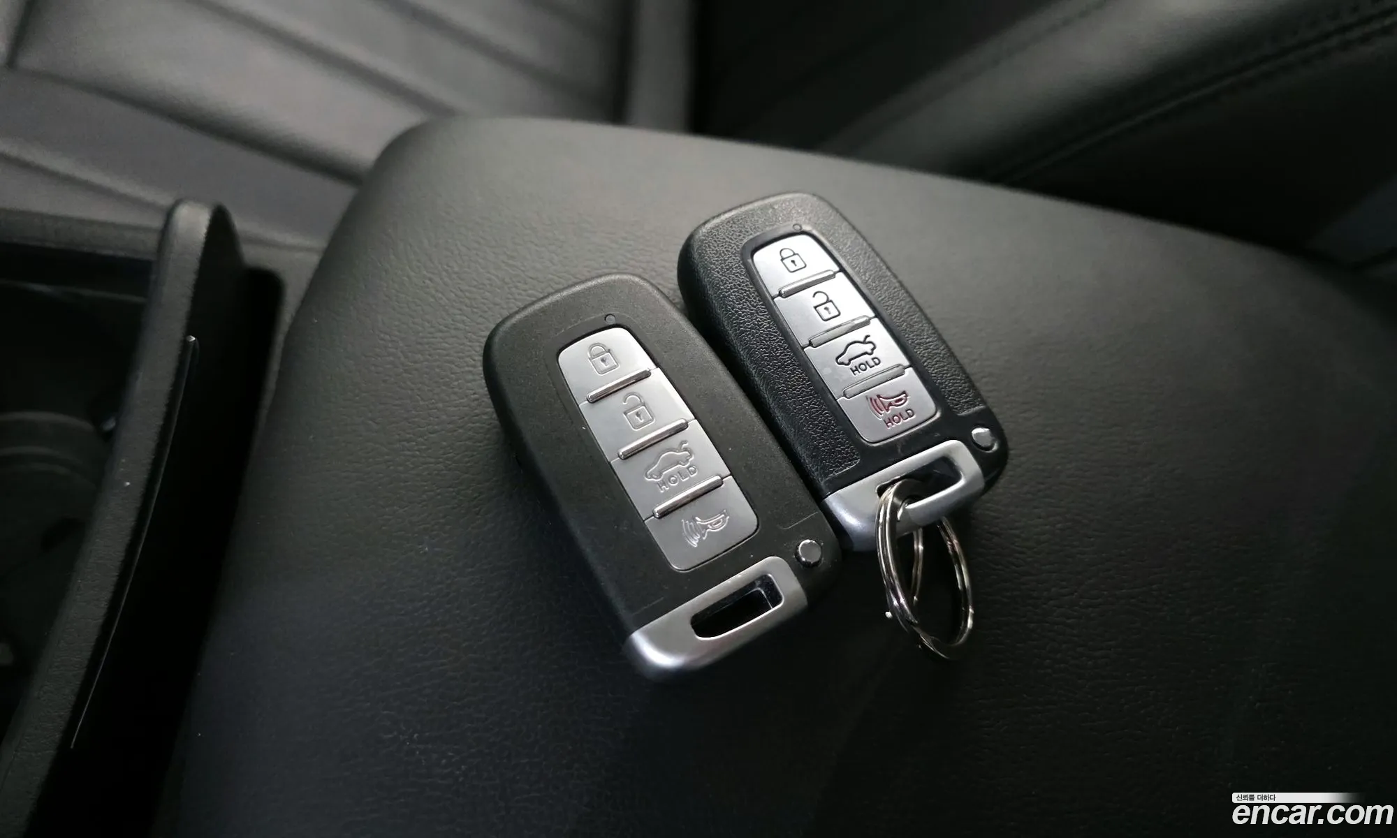 Hyundai Genesis 2011 — 12