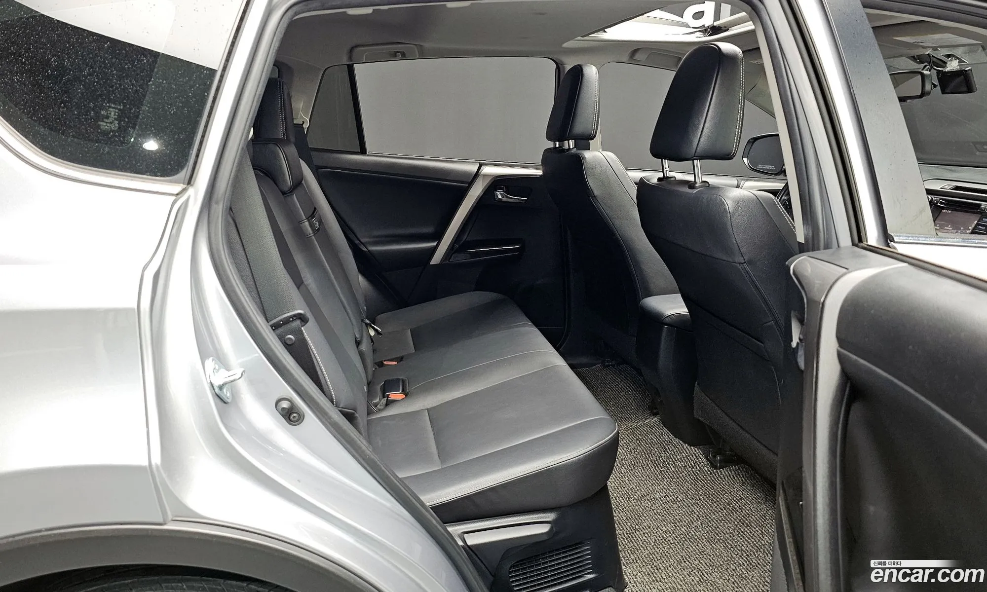 Toyota RAV4 2018 — 8