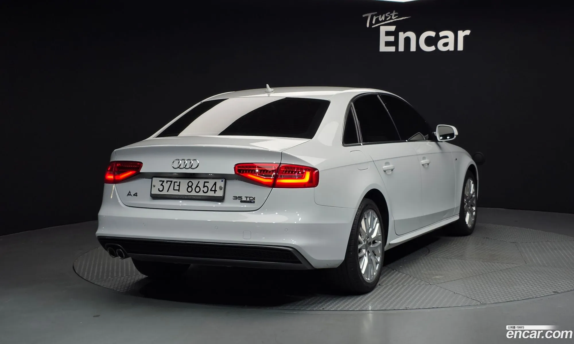 Audi A4 2015 WAUZZZ8K0GN015471 — 15