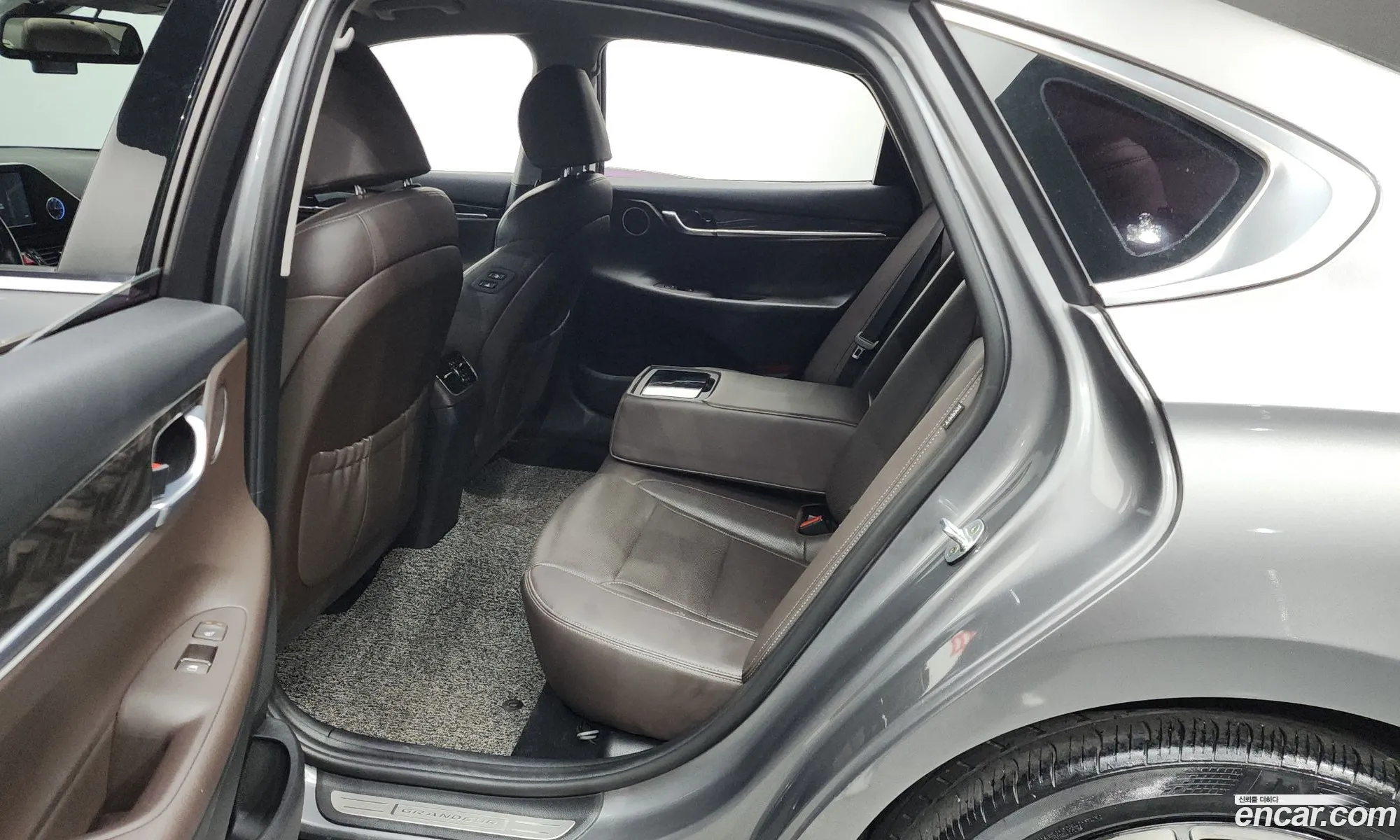 Hyundai Grandeur IG Hybrid 2017 — 12