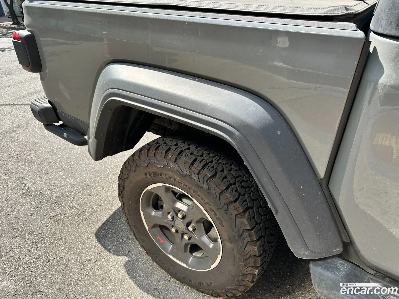Jeep Gladiator 2023 — 4
