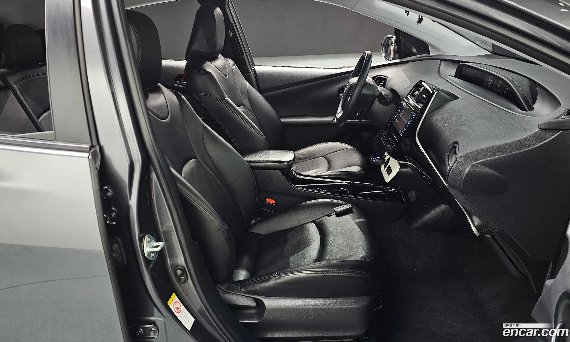 Toyota Prius 2017 — 18
