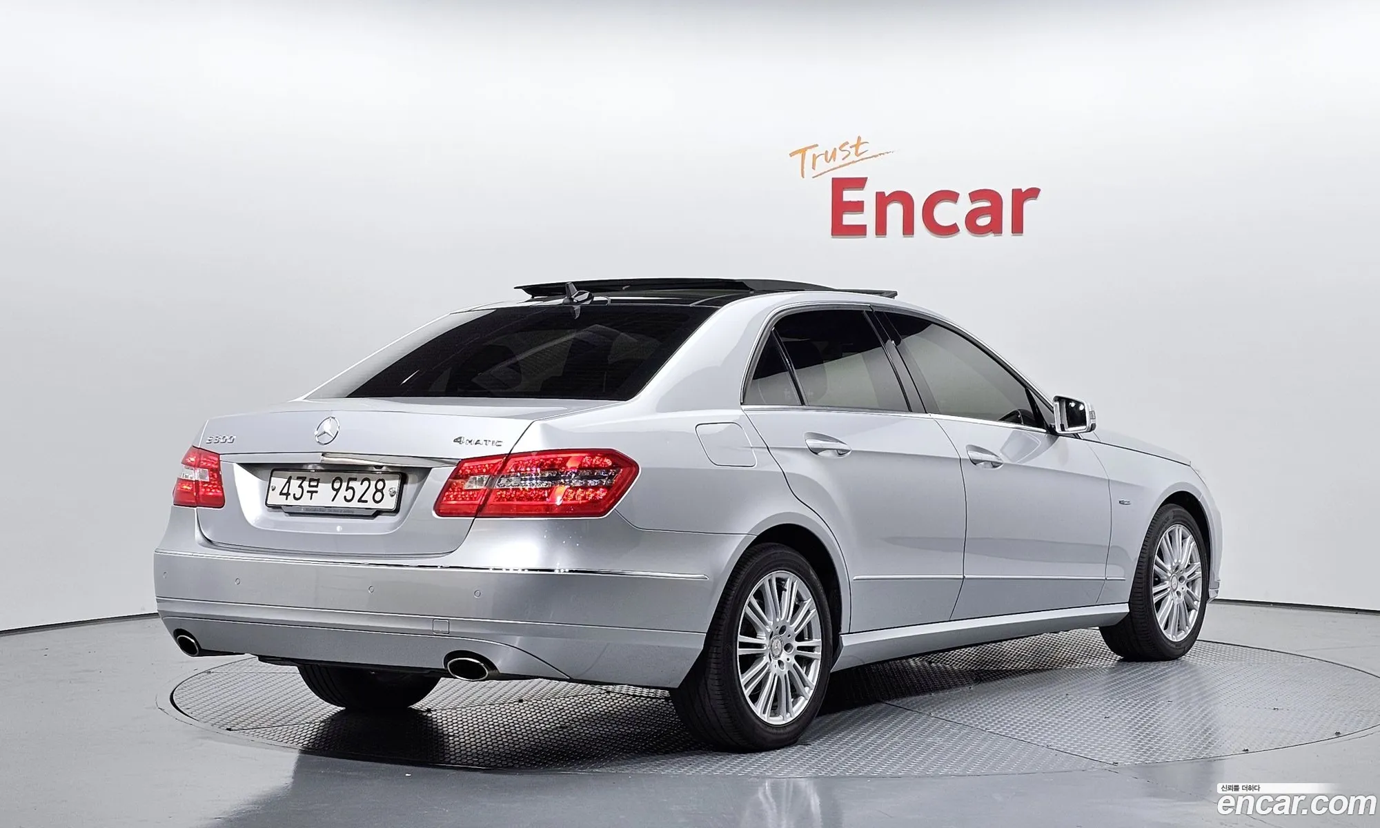 Mercedes-Benz E-Class W212 2012 WDDHF5FB8CA629226 — 4