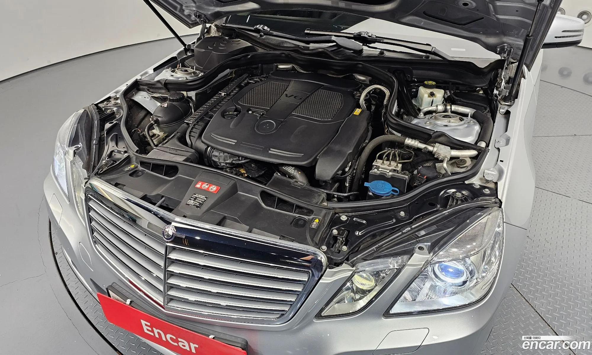 Mercedes-Benz E-Class W212 2012 WDDHF5FB8CA629226 — 9