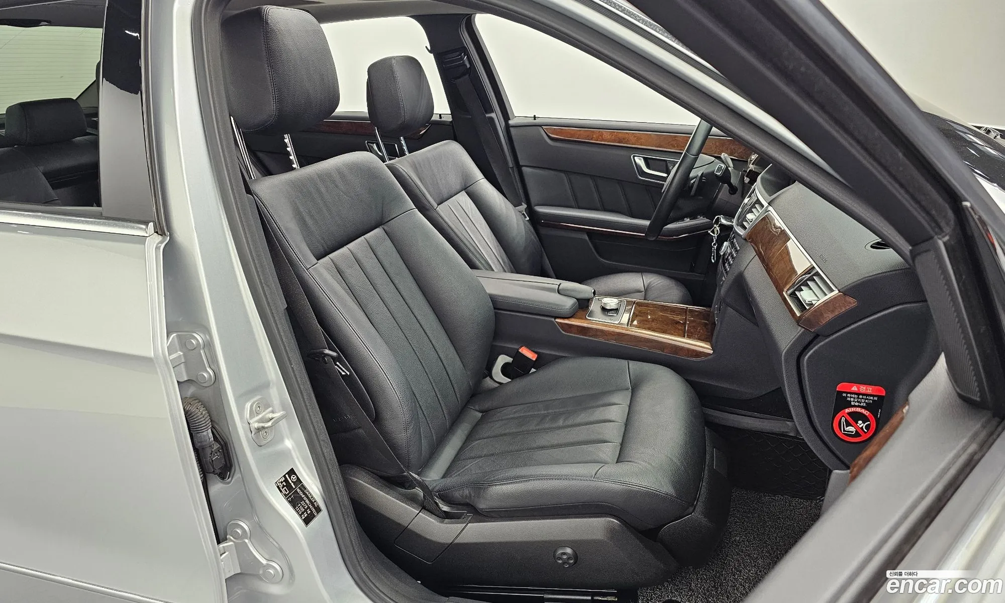 Mercedes-Benz E-Class W212 2012 WDDHF5FB8CA629226 — 12